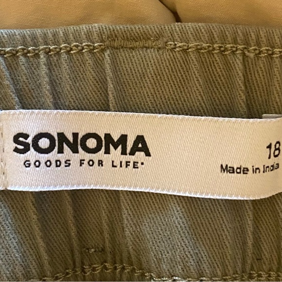 Women’s Wide Leg, Cropped Green Pants. Size 18 - Picture 4 of 4